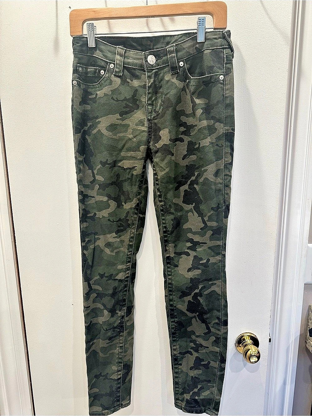 True Religion Halle Mid Rise Super Skinny Camo Jean Size 28